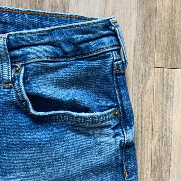 Zara jean with some distressing and stretch size 4 - Picture 4 of 14